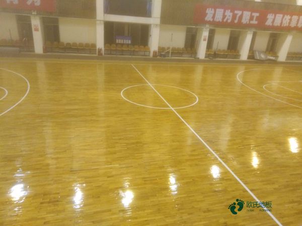 體育運(yùn)動(dòng)木地板廠家哪家好1